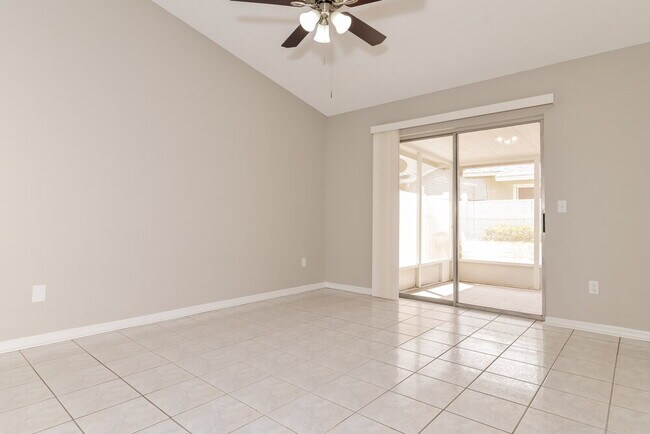 Building Photo - 1232 Regal Ridge Dr