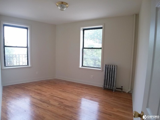 Foto del edificio - 2121 Foster Ave