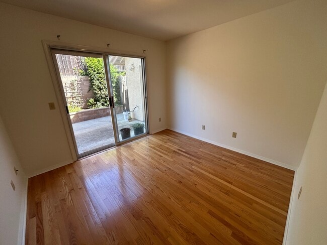 Building Photo - 1465 Oak Knoll Rd