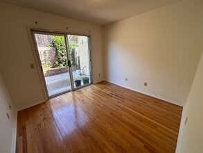Building Photo - 1465 Oak Knoll Rd