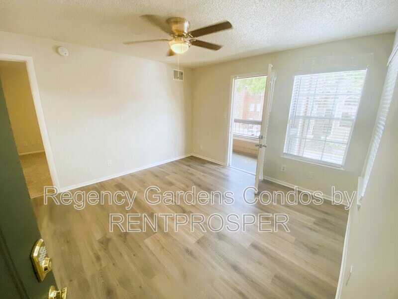 Photo - 4350 Perkinshire Lane