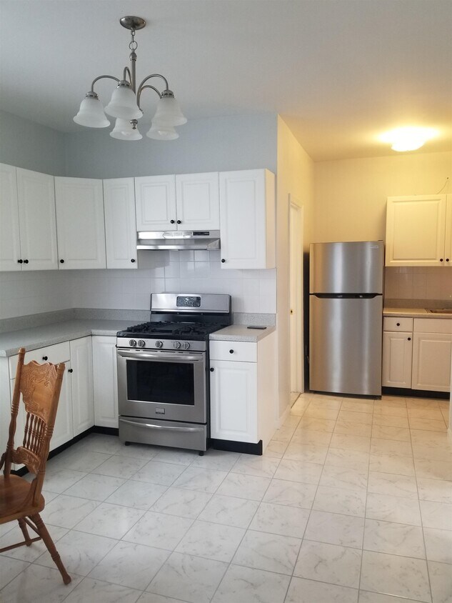 151 W 10th St, Bayonne, NJ 07002 Condo for Rent in Bayonne, NJ