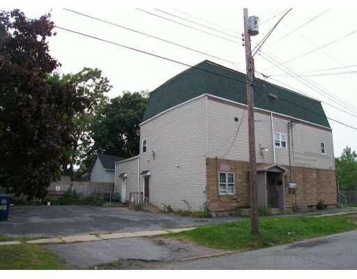 Primary Photo - 103 Thompson St