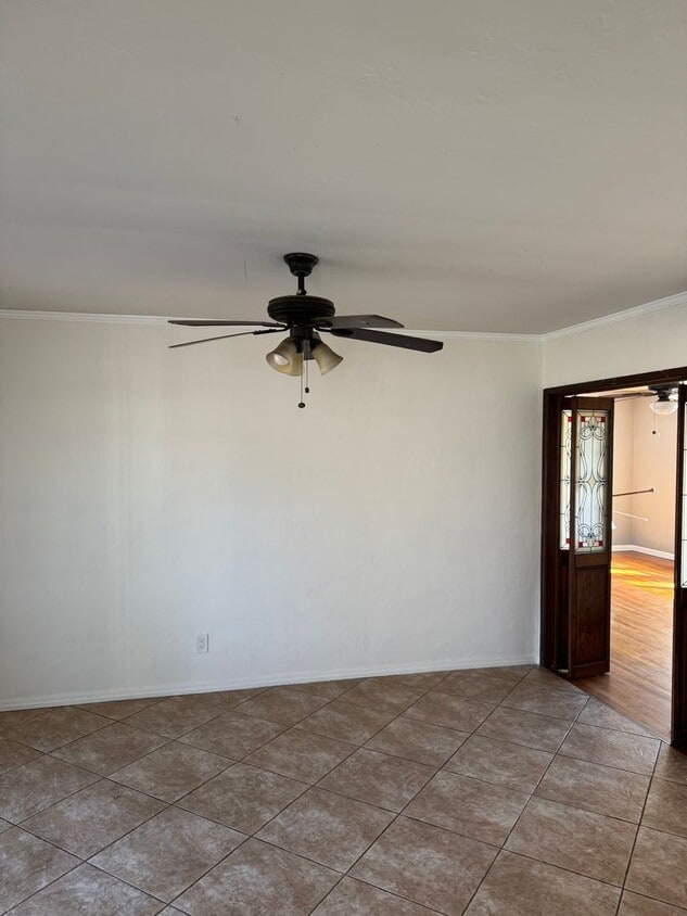 Building Photo - Single Family Home - 3BR/1BA - Large Yard