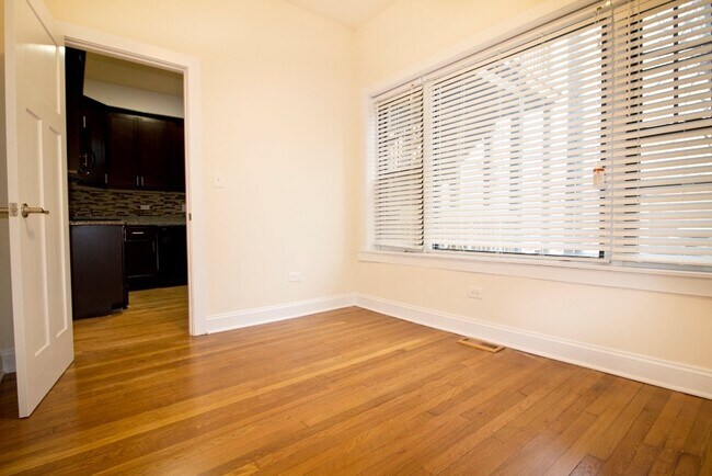 Building Photo - 2989 N Lawndale Ave