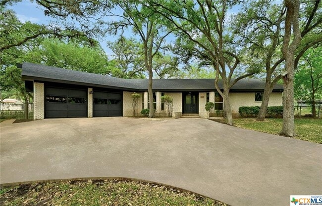 Building Photo - 608 Franklin Dr