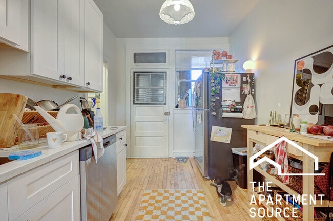 Building Photo - 2842 N Whipple St