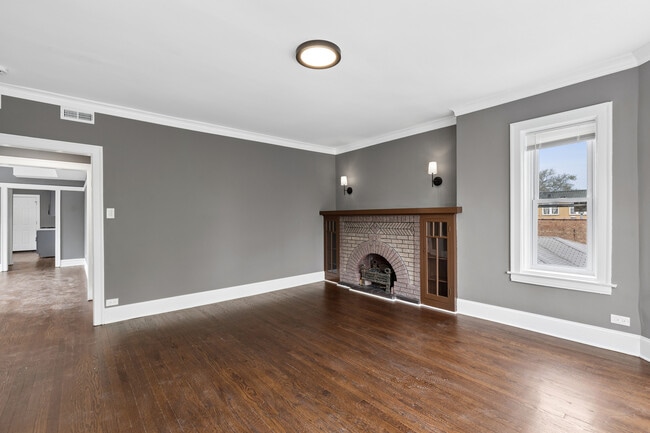 Building Photo - 8210 S Marshfield Ave