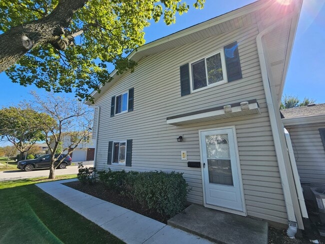 Photo - 134 Shattuck Ct Townhome