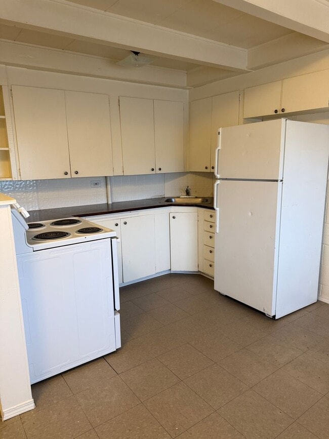 Foto del edificio - 8580 Lybbert Dr NE