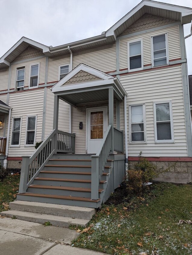 1128 W Maple St, Milwaukee, WI 53204 - Townhome Rentals in Milwaukee WI ...