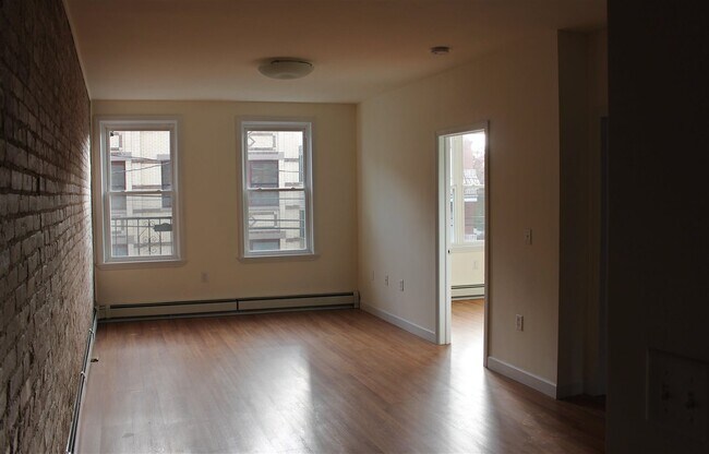 Foto del edificio - 325 Baldwin Ave