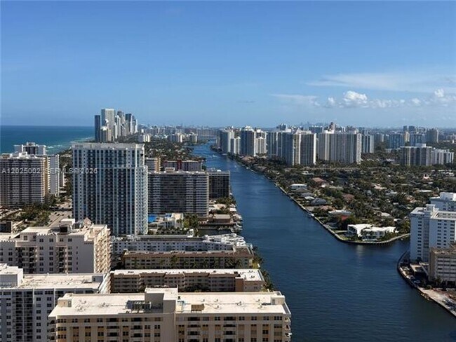 Foto del edificio - 4010 S Ocean Dr