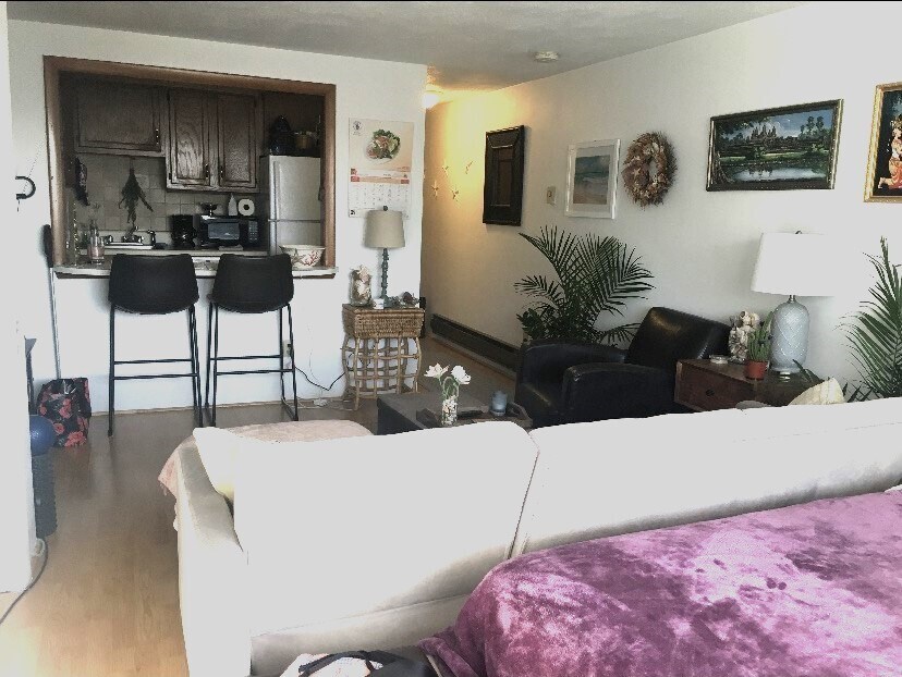 Foto del edificio - 608 Boston Post Rd E