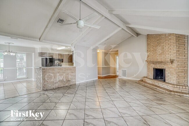 Foto del edificio - 6610 Rowell Ct
