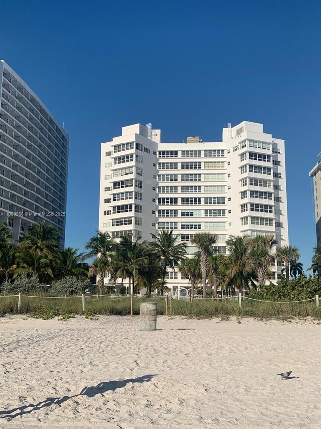 Foto del edificio - 4925 Collins Ave