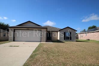 Building Photo - 3400 Lakecrest Dr