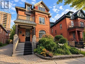 Building Photo - 12 Somerset St W