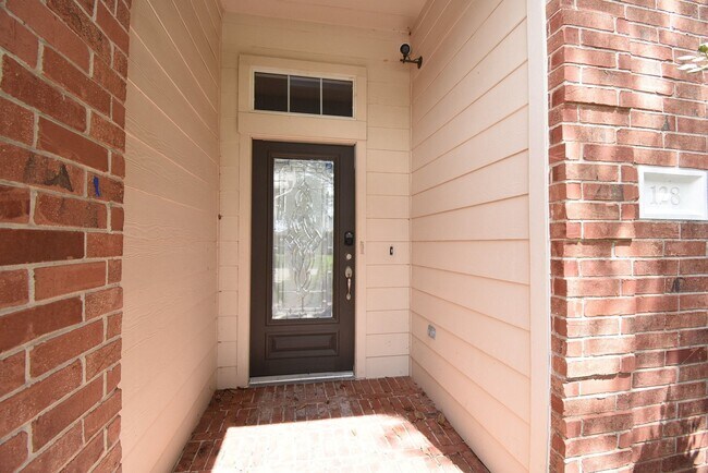 Building Photo - 128 Long Canyon Ln