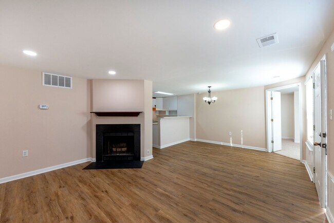 Foto del edificio - 4356 Pembrook Village Dr