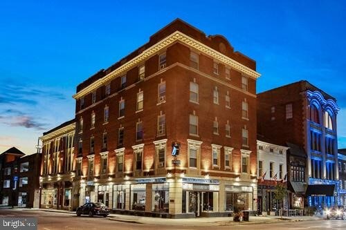 Foto del edificio - 7 W Philadelphia St