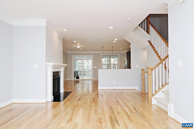 Foto del edificio - 307 Poplar Glen Ct