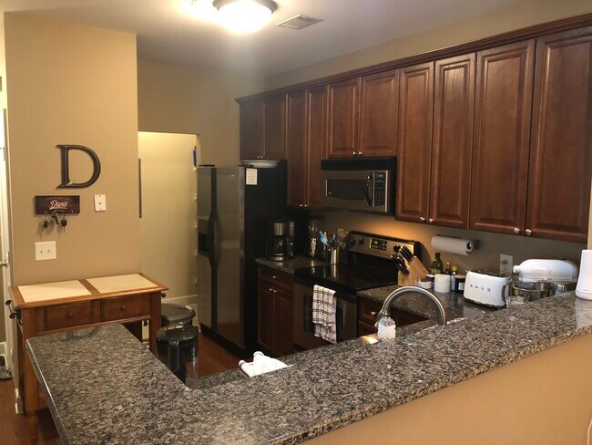 Foto del edificio - 7230 Althorp Way
