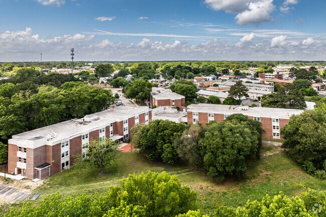 Foto aérea - Park Terrace Apartments