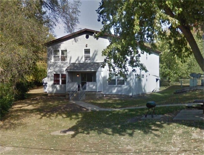 Building Photo - 416 E Main St