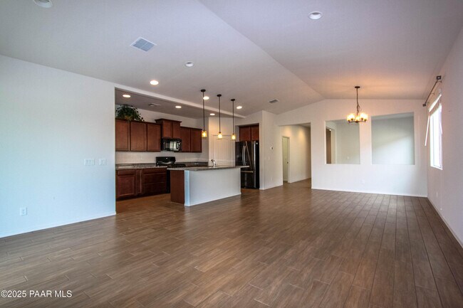 Foto del edificio - 1356 Warbler Wy