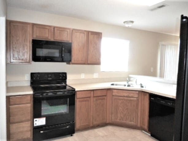 Building Photo - 1208 Scarlett Dr