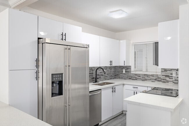 Building Photo - Olas Azules