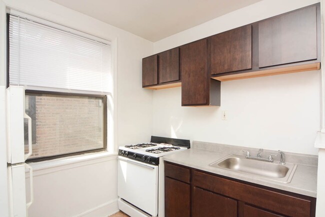 Building Photo - 2330 N Spaulding Ave