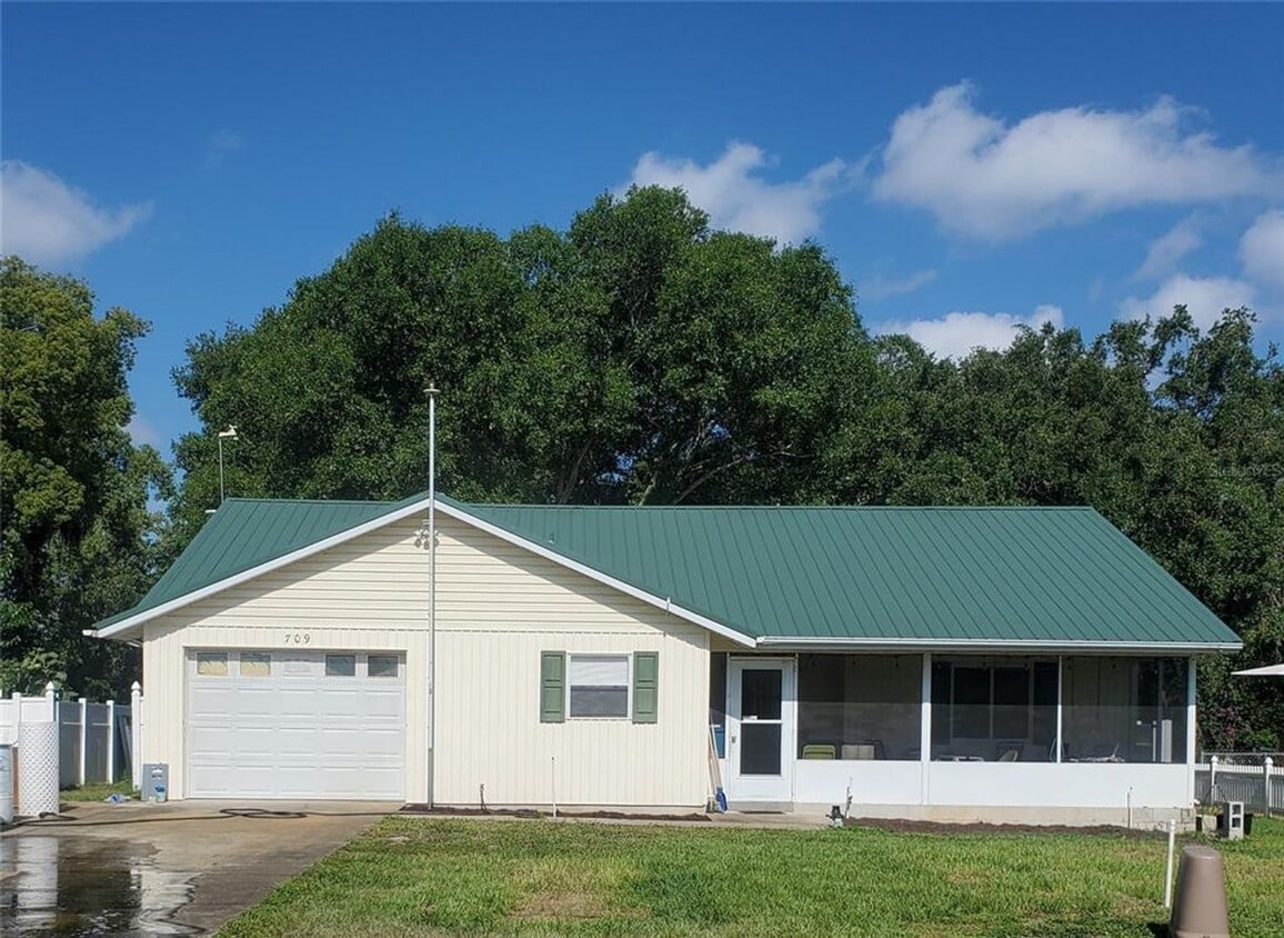 709 N. Rockingham Ave Apartment for Rent in Tavares, FL