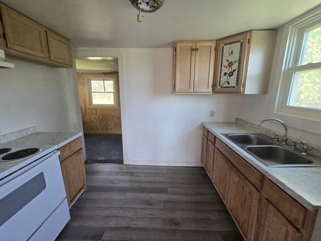 Photo - Lenoir 3/1 Close to J.E. Broyhill Park House