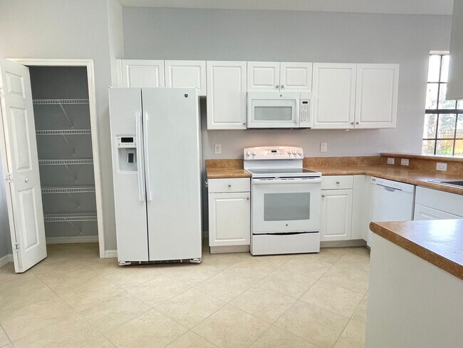 Building Photo - 7564 Bristol Cir