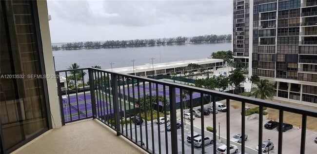 Foto del edificio - 1901 Brickell Ave