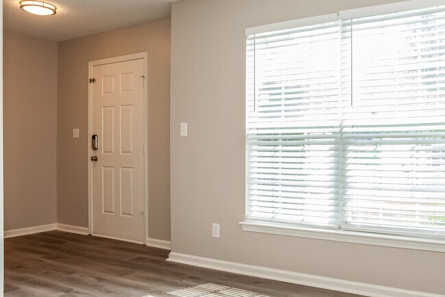 Foto del edificio - 10316 Gold Pan Rd