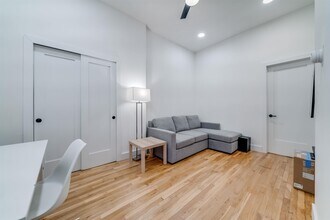 Building Photo - 163 3rd St