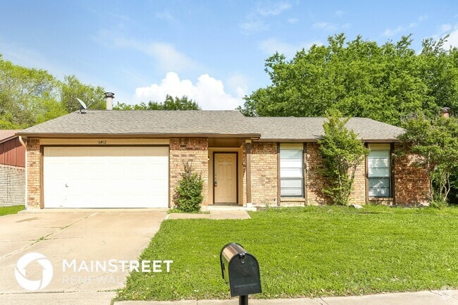 Building Photo - 6412 Sandhurst Ln E