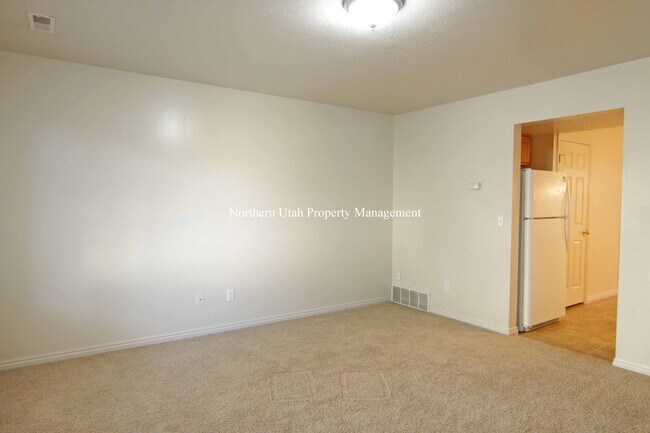 Foto del edificio - 2 Bed, 2 Bath Townhome
