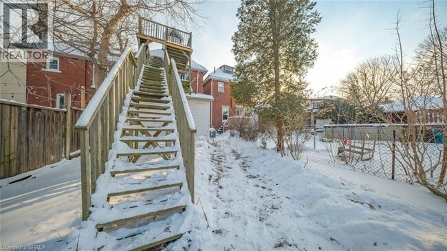 Building Photo - 50 Arthur St