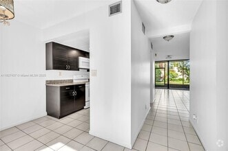Building Photo - 2821 SW 87th Ave