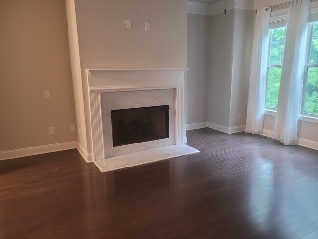 Foto del edificio - 4158 Butler Dr