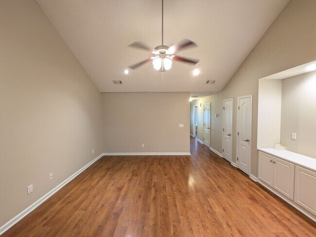 Foto del edificio - 264 Lynbrook Way