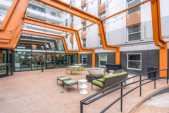 Terraza al aire libre - Avenue 8 at Mayfair