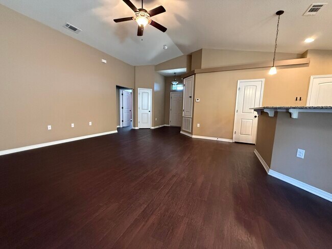 Building Photo - 233 Croft Cir