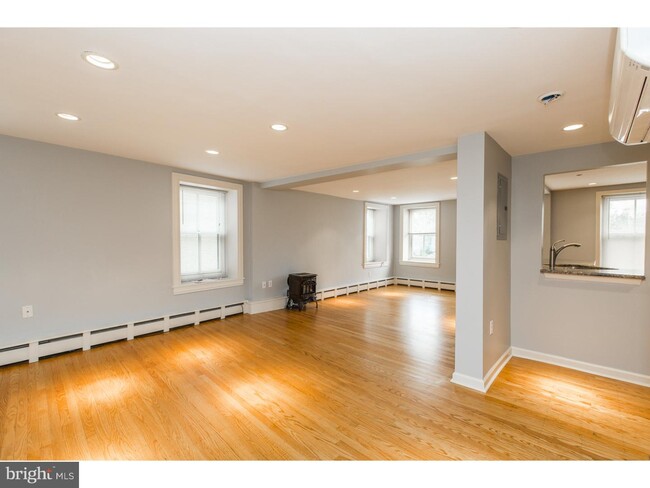 Building Photo - 7833 Germantown Ave