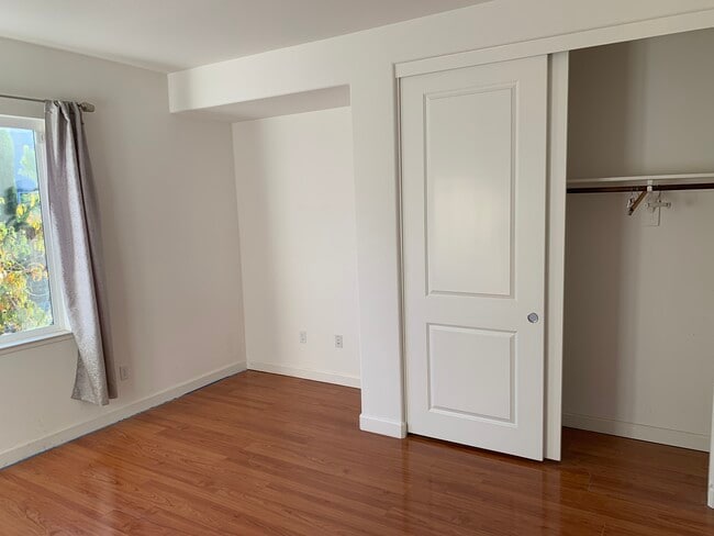 Building Photo - 362 Woodhaven Dr