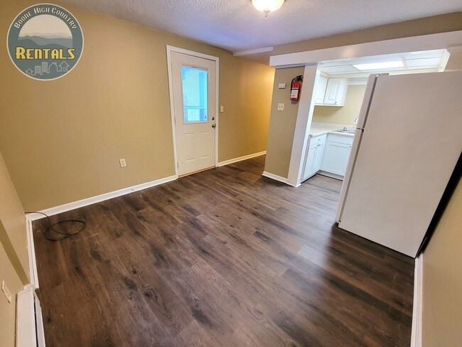 Building Photo - 1489 Brown's Chapel Rd